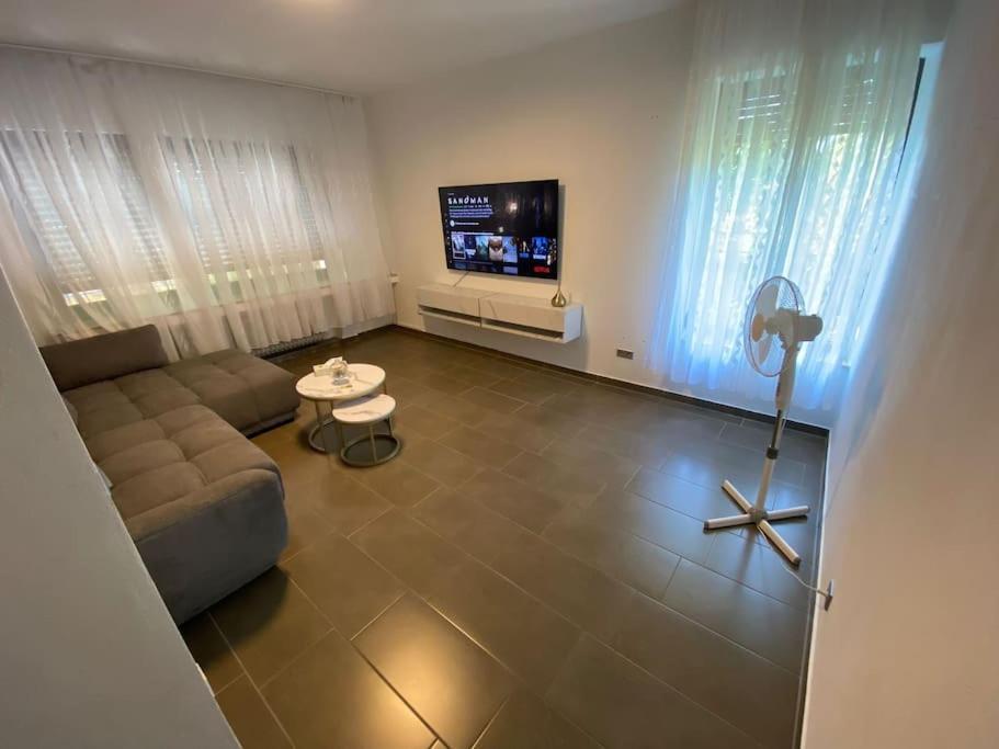 Ferien-villa Direkt Am Rhein Sauna/whirlpool Villa